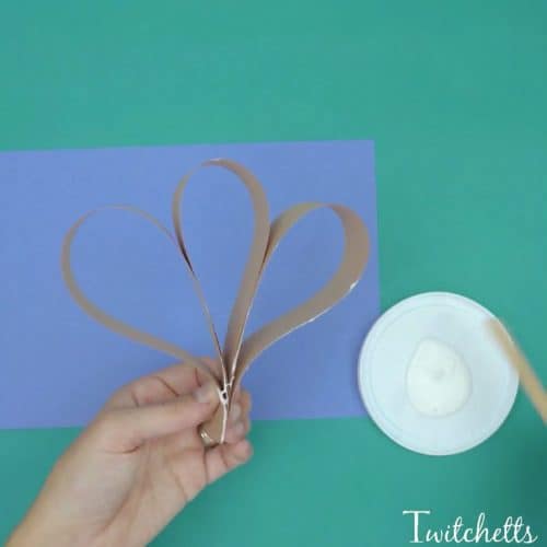 This construction paper quilling turkey can introduce a fun new technique to your kids while creating a fun Thanksgiving craft!