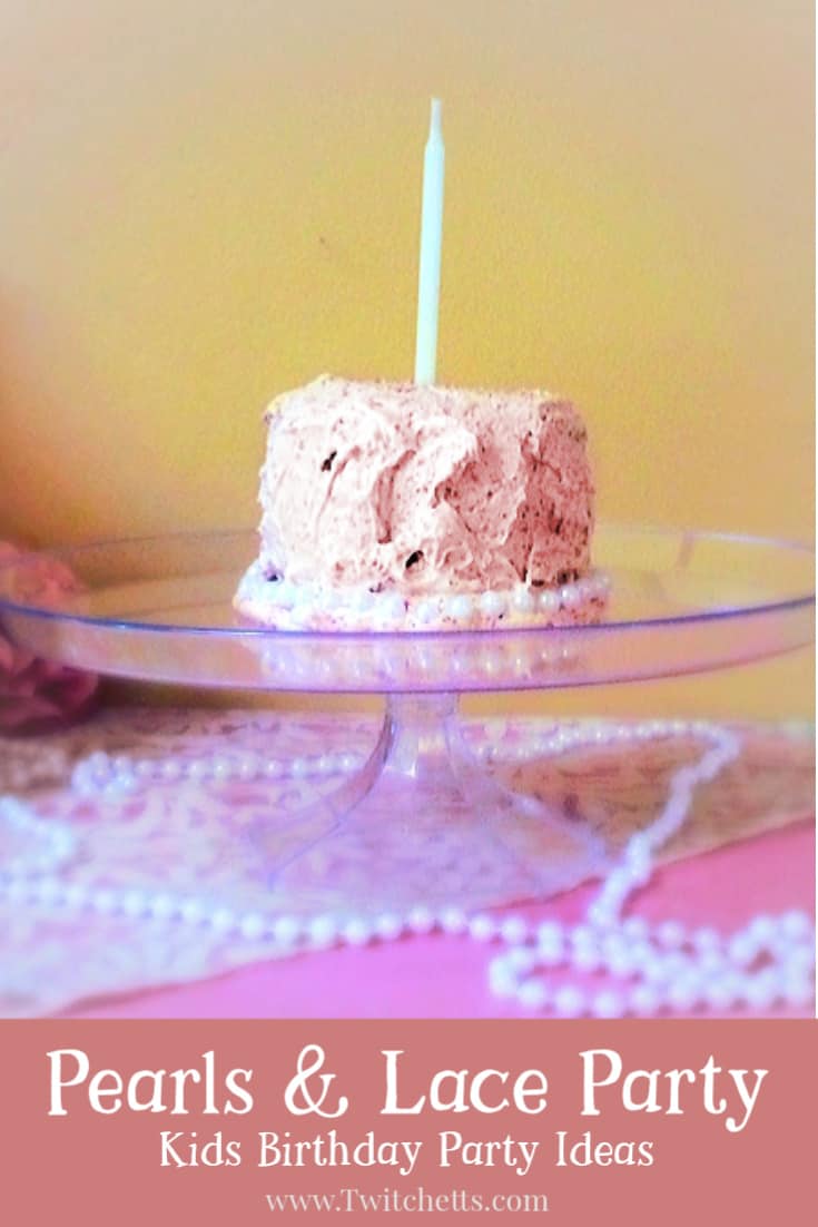 Smash cake that is perfect for an elegant 1st birthday party. #twitchetts