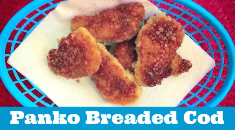 These delicious panko breaded fish nuggets are perfect for a weeknight meal. They are quick to whip up and kid-approved. #twitchetts