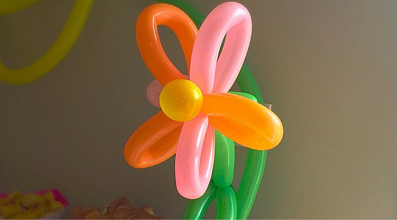 Summertime Celebration. Lots of fun birthday party ideas! From Flowers to bubbles to balloons!