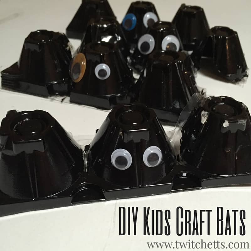 These egg carton bats are an adorable way for your little ones to create a Halloween craft. We used clear egg cartons to create a fun spin on a classic craft idea. #bats #eggcartonbats #halloween #craftsforkids #cleareggcarton #twitchetts