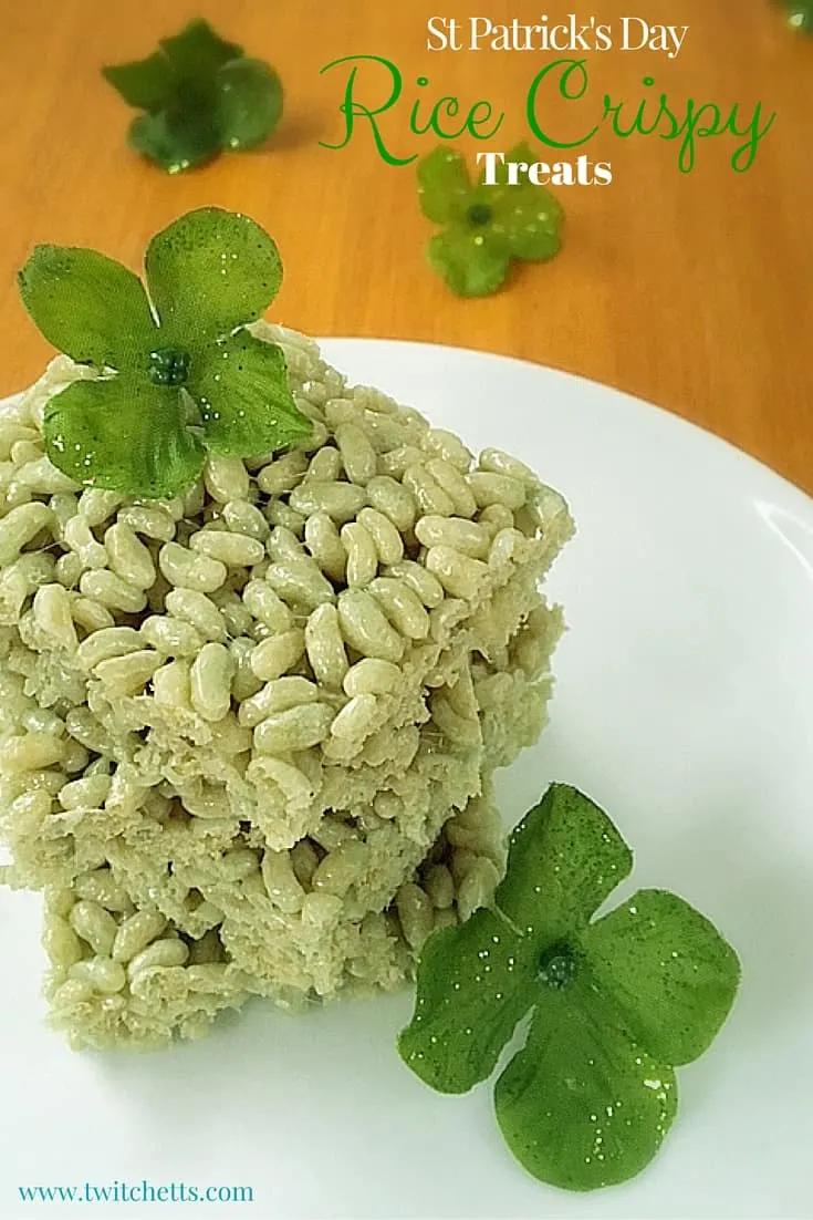 Naturally Green St Patricks Day Recipes. Create delicious St Patrick's day rice crispy treats using natural food coloring. Perfect for Christmas rice krispie treats too!