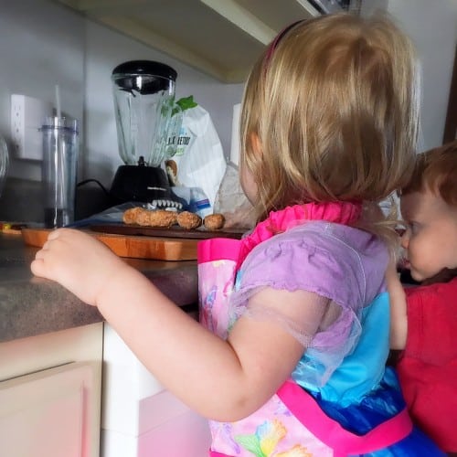 Cooking with kiddos can be fun and exciting. But it can also be stressful. These tips can keep your kids helping in the kitchen while you maintain your sanity.