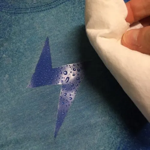 Create these custom t-shirts for any party! You can create this silhouette effect in just about any shape you can think of! Perfect for kids party favors or creating a theme for any event!