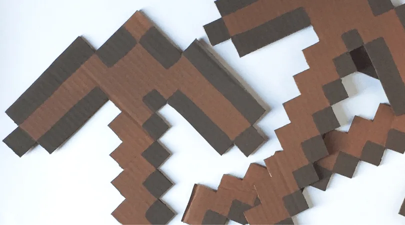 How to make DIY Minecraft Swords from cardboard - Twitchetts