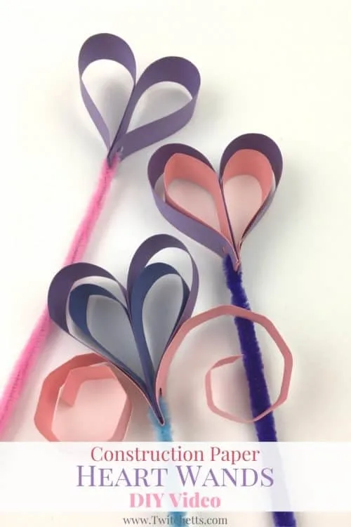 Create these fun heart shaped wands out of construction paper! A fun kids craft for pretend play. 