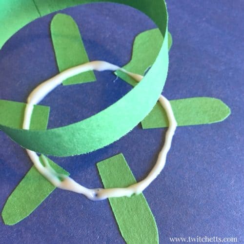 Create adorable turtle crafts with this paper quilling technique for kids. This construction paper turtle is ready for your under the sea fun!