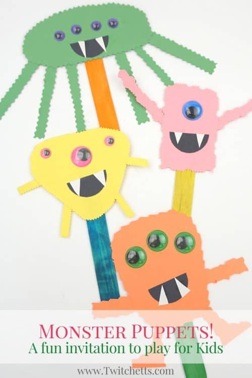 These construction paper monsters will build cutting skills while creating fun and easy Halloween Crafts for Kids. Perfect for an afternoon craft or a quick addition if you are hosting a Halloween party for kids! #monster #papermonster #monsterpuppet #halloween #invitationtoplay #craftsforkids #twitchetts