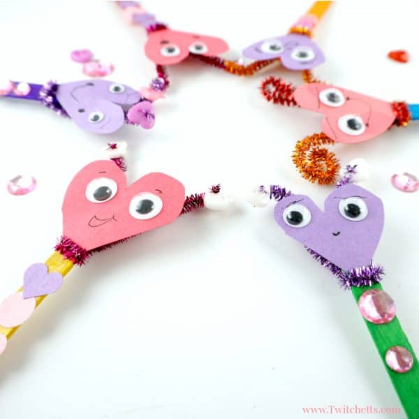 How to make construction paper heart puppets for Valentines Day