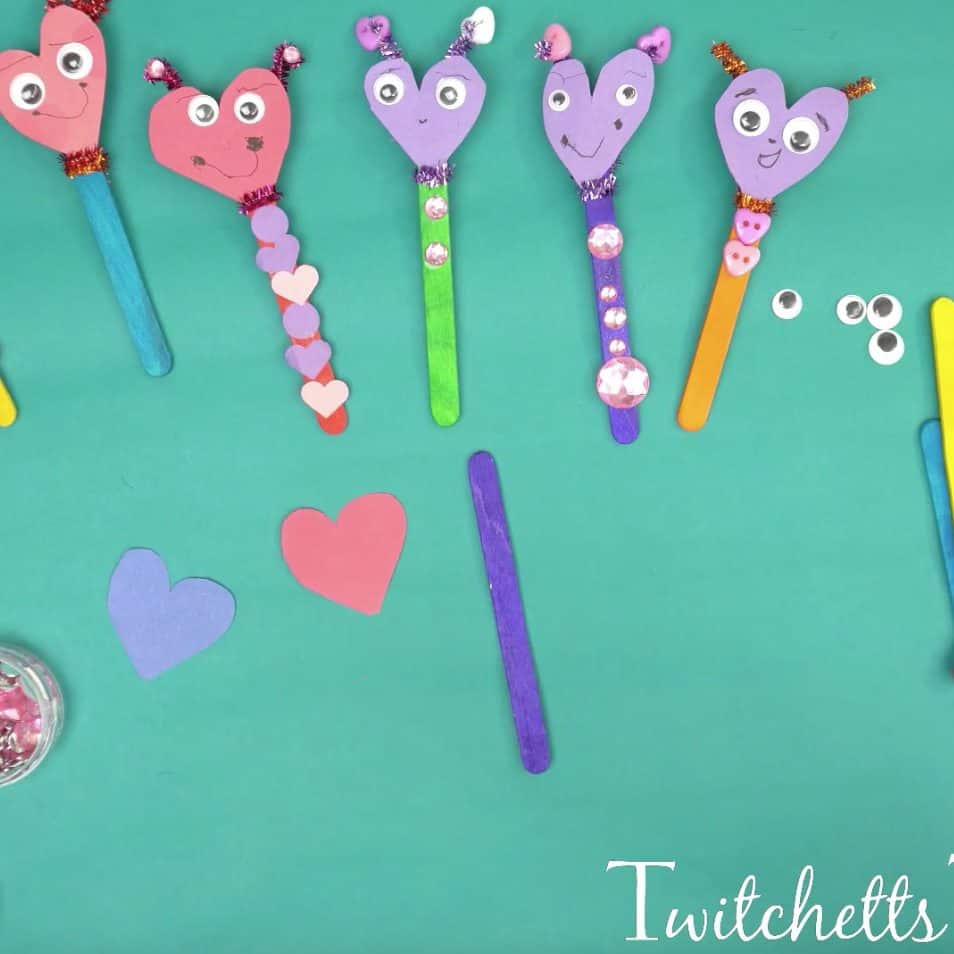 How to make construction paper heart puppets for Valentines Day
