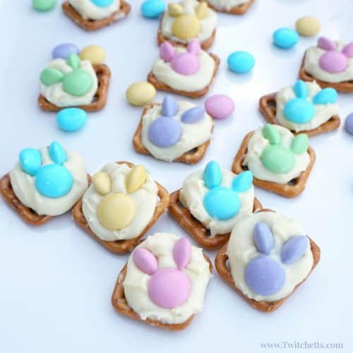 These bunny snacks are perfect Easter treats! They are quick to make with your kids and the perfect combo of sweet and salty!!