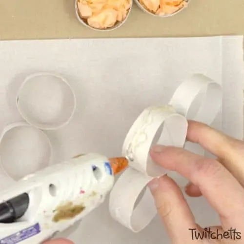 How to make easy construction paper tulips - Twitchetts