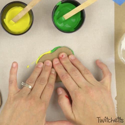 How To Make An Easy Apple Themed Press Painted Decorations Twitchetts