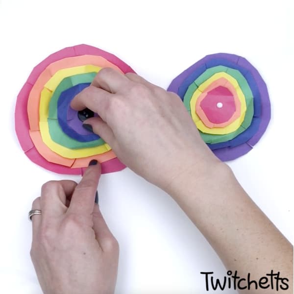 crafting rainbow paper flower art inspired by Kandinsky circles #twitchetts