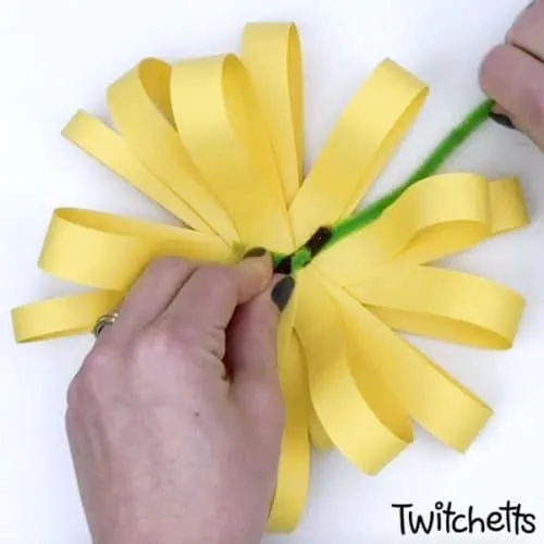 Giant Paper Flowers ~ Construction Paper Crafts for Kids - Twitchetts