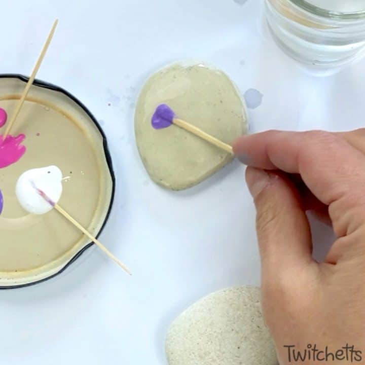 Valentine's Day rock painting idea for kids - Twitchetts