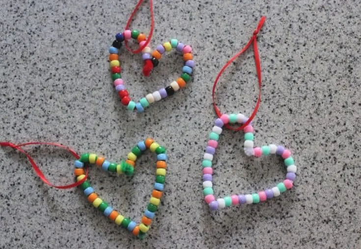 10 Pipe Cleaner Crafts for Valentine's day - Twitchetts