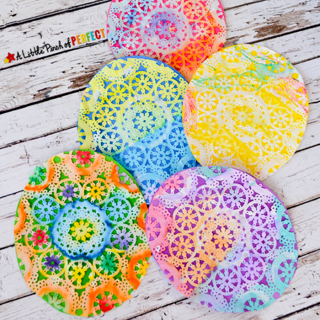 37 easy Construction Paper Easter crafts for kids Twitchetts