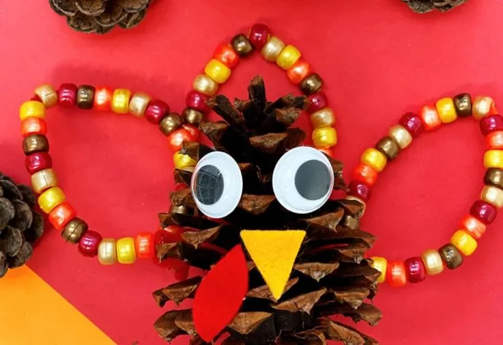 8 Fun Thanksgiving Pipe Cleaner Crafts for kids to make - Twitchetts