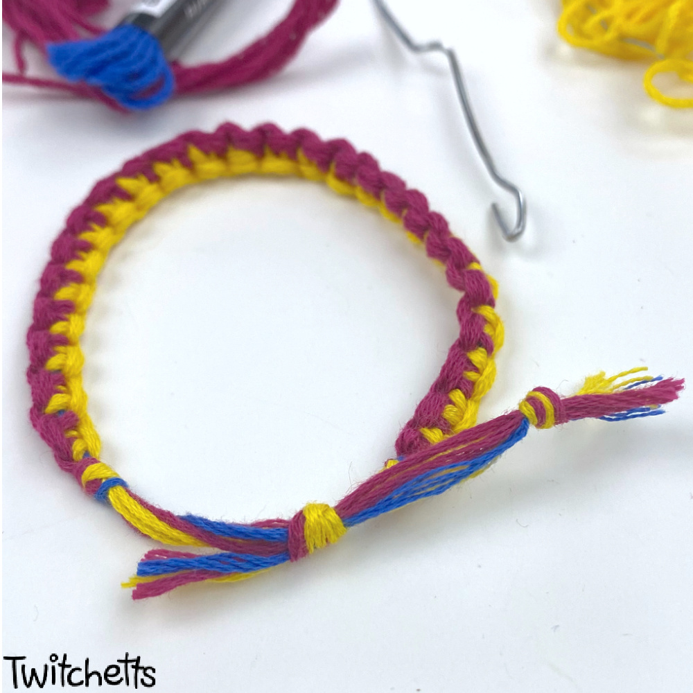 How to make a two colors bracelet for couples #bracelet #knitting #tut... |  TikTok