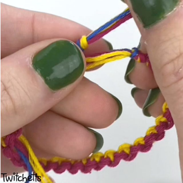 How to make an easy adjustable bracelet knot - Twitchetts